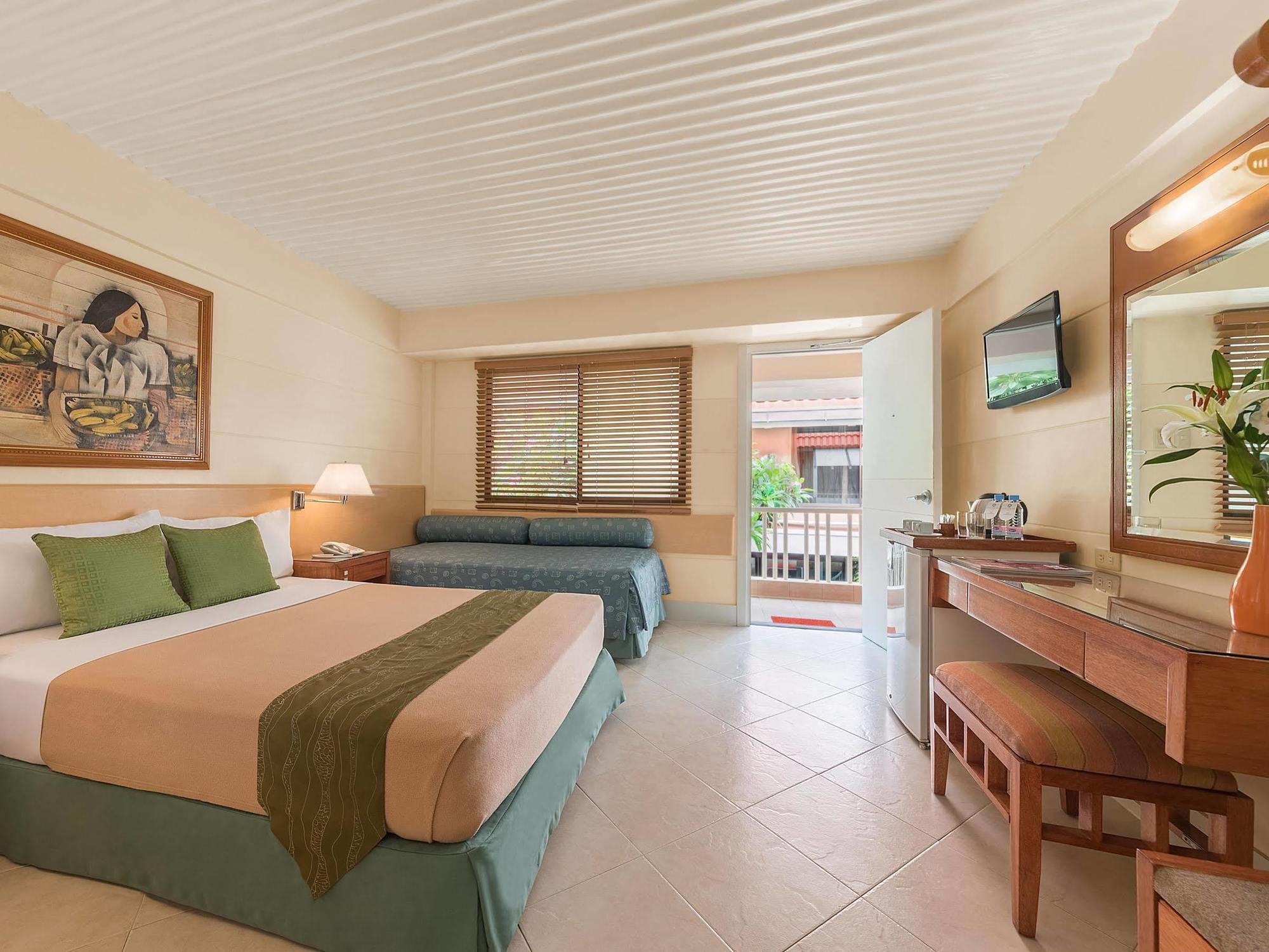 Patio Pacific Resort Balabag  Ngoại thất bức ảnh